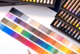 Auswahl von Farbstiften für professionelle Zwecke